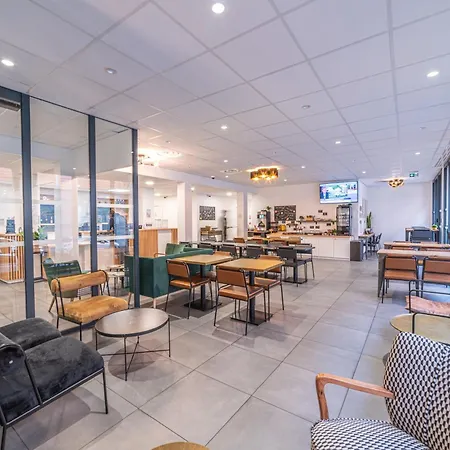 Break & Les Carmes Dechaux Apart-hotel 3*