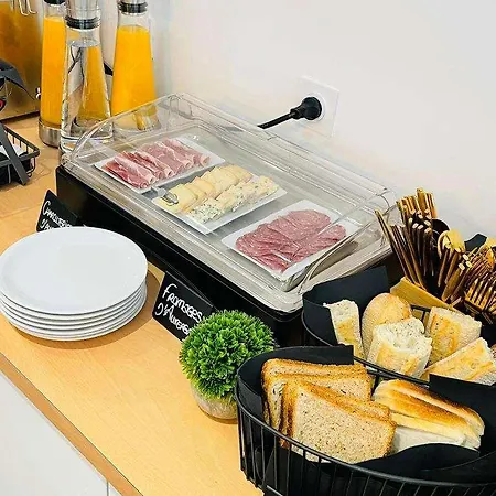 Break & - Les Carmes Dechaux Apart Otel Clermont-Ferrand